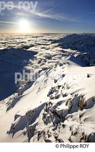 LES PYRENEES VUES DEPUIS L' OBSERVATOIRE DU PIC DU MIDI DE BIGORRE. (65F01624.jpg)