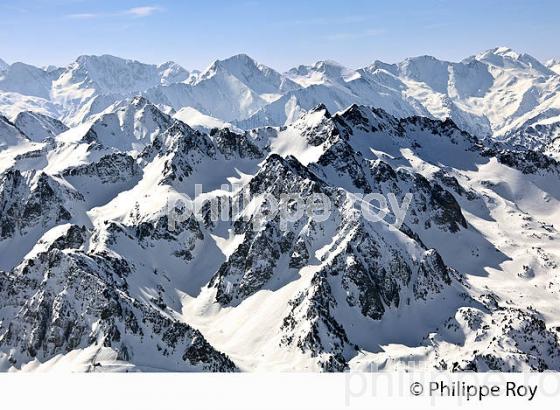 LA CHAINE DES PYRENEES ,  DEPUIS L' OBSERVATOIRE DU PIC DU MIDI DE BIGORRE. (65F01638.jpg)