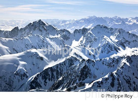 LA CHAINE DES PYRENEES ,  DEPUIS L' OBSERVATOIRE DU PIC DU MIDI DE BIGORRE. (65F01640.jpg)