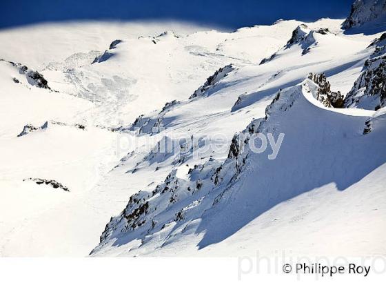 LA CHAINE DES PYRENEES ,  DEPUIS L' OBSERVATOIRE DU PIC DU MIDI DE BIGORRE. (65F01702.jpg)