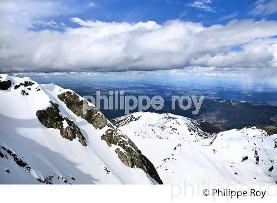 LA CHAINE DES PYRENEES ,  DEPUIS L' OBSERVATOIRE DU PIC DU MIDI DE BIGORRE. (65F01704.jpg)