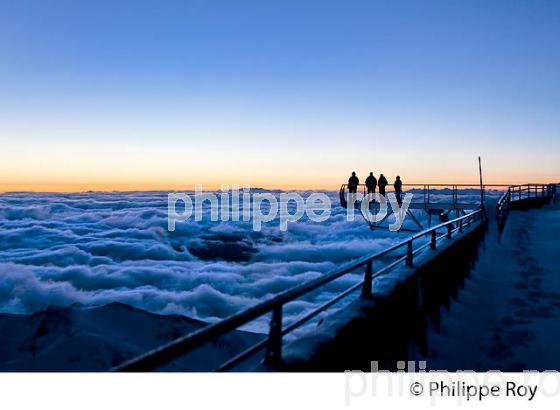 LE PONTON DANS LE CIEL, OBSERVATOIRE DU PIC DU MIDI DE BIGORRE, HAUTES PYRENEES. (65F01707.jpg)