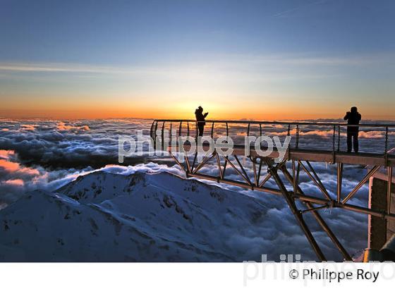 LE PONTON DANS LE CIEL, OBSERVATOIRE DU PIC DU MIDI DE BIGORRE, HAUTES PYRENEES. (65F01714.jpg)