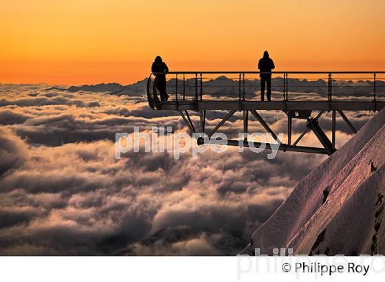 LE PONTON DANS LE CIEL, OBSERVATOIRE DU PIC DU MIDI DE BIGORRE, HAUTES PYRENEES. (65F01722.jpg)