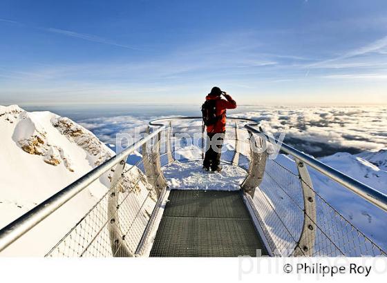 LE PONTON DANS LE CIEL, OBSERVATOIRE DU PIC DU MIDI DE BIGORRE, HAUTES PYRENEES. (65F01730.jpg)