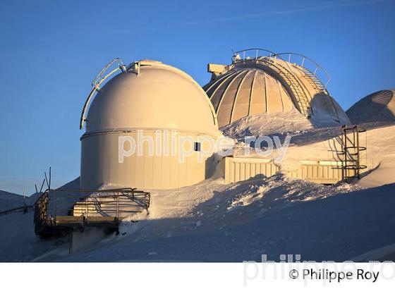 COUPOLE DE L' OBSERVATOIRE DU PIC DU MIDI DE BIGORRE, HAUTES PYRENEES. (65F01815.jpg)
