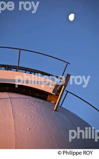 COUPOLE DE L' OBSERVATOIRE DU PIC DU MIDI DE BIGORRE, HAUTES PYRENEES. (65F01824.jpg)