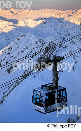 TELEPHERIQUE DU PIC DU MIDI DE BIGORRE, HAUTES PYRENEES. (65F01831.jpg)