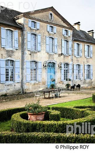 JARDIN ET CHATEAU DE GARDERES, VILLAGE DE GARDERES,  BIGORRE, HAUTES-PYRENEES. (65F01923.jpg)