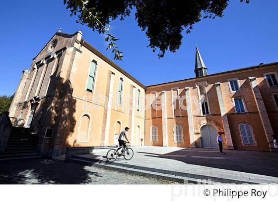 LE CARMEL, CENTRE CULTUREL,   TARBES, BIGORRE, HAUTES-PYRENEES. (65F02025.jpg)