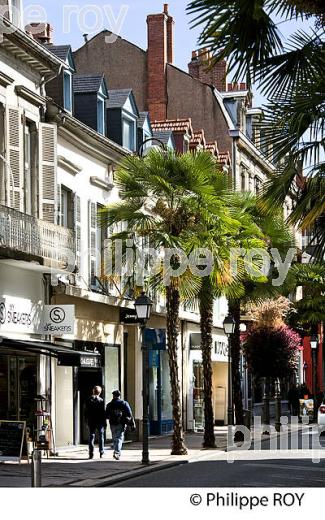 RUE DU MARECHAL FOCH , TARBES, BIGORRE, HAUTES-PYRENEES. (65F02123.jpg)