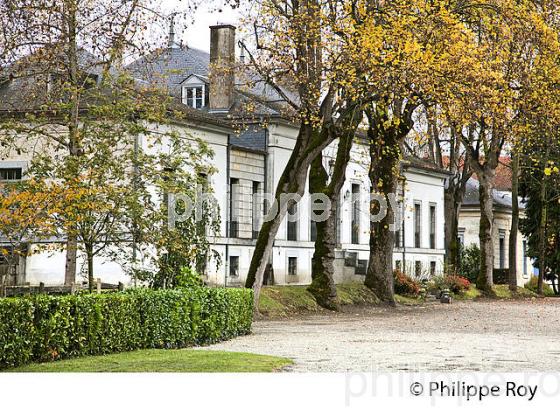 MAISON DU DIRECTEUR,  HARAS NATIONAUX, TARBES, BIGORRE, HAUTES-PYRENEES. (65F02202.jpg)