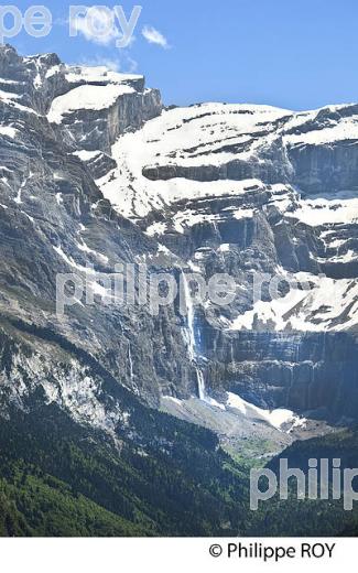 PLATEAU DE SAUGUE  ET CIRQUE DE GAVARNIE, PAYS TOY, HAUTES-PYRENEES. (65F02612.jpg)