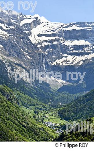 PLATEAU DE SAUGUE  ET CIRQUE DE GAVARNIE, PAYS TOY, HAUTES-PYRENEES. (65F02613.jpg)