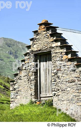 GRANGES , PLATEAU DE SAUGUE , PAYS TOY, HAUTES-PYRENEES. (65F02633.jpg)