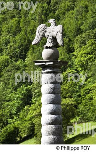 PONT NAPOLEON III , LUZ-SAINT-SAUVEUR, PAYS TOY, HAUTES-PYRENEES. (65F02710.jpg)