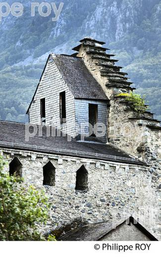 EGLISE FORTIFIEE  DE LUZ-SAINT-SAUVEUR, PAYS TOY, HAUTES-PYRENEES. (65F02712.jpg)