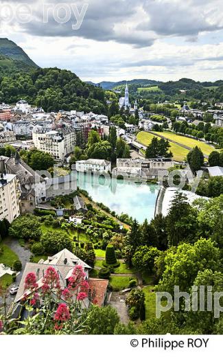 VILLE DE  LOURDES, GAVE DE PAU ET  BASILIQUE,  BIGORRE, HAUTES-PYRENEES. (65F03320.jpg)