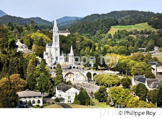 SANCTUAIRE NOTRE DAME DE LOURDES, VILLE DE LOURDES, BIGORRE, HAUTES-PYRENEES. (65F03330.jpg)