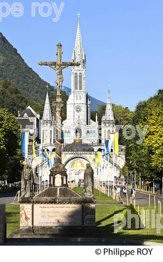 SANCTUAIRE NOTRE DAME DE LOURDES, VILLE DE LOURDES, BIGORRE, HAUTES-PYRENEES. (65F03339.jpg)