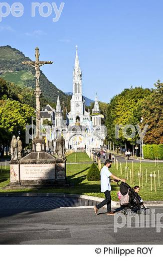 SANCTUAIRE NOTRE DAME DE LOURDES, VILLE DE LOURDES, BIGORRE, HAUTES-PYRENEES. (65F03340.jpg)