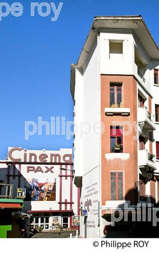 FACADE D' IMMEUBLE, VILLE DE  LOURDES, BIGORRE, HAUTES-PYRENEES. (65F03436.jpg)