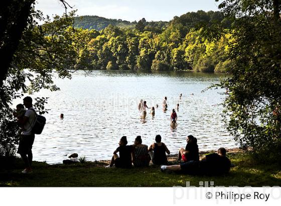 PLAGE DU LAC DE  LOURDES, BIGORRE, HAUTES-PYRENEES. (65F03520.jpg)