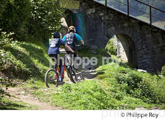 FUNICULAIRE DU PIC DU JER,  VILLE DE  LOURDES, BIGORRE, HAUTES-PYRENEES. (65F03616.jpg)