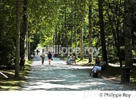 LE JARDIN MASSEY, TARBES, BIGORRE, HAUTES-PYRENEES. (65F03821.jpg)