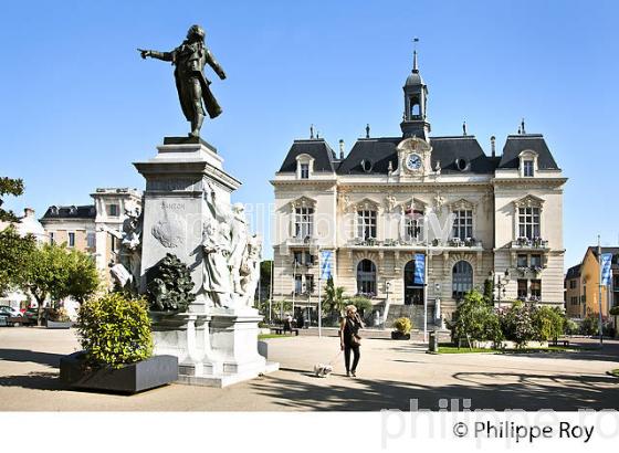 MONUMENT A DANTON, HOTEL DE VILLE,  PLACE JEAN JAURES,  TARBES, BIGORRE, (65F03929.jpg)