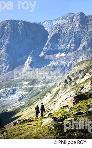 RANDONNEE PEDESTRE, CIRQUE  D' ESTAUBE, PAYS TOY, HAUTES-PYRENEES. (65F04038.jpg)