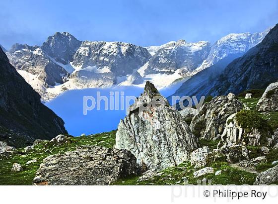 RANDONNEE PEDESTRE, CIRQUE  D' ESTAUBE, PAYS TOY, HAUTES-PYRENEES. (65F04117.jpg)