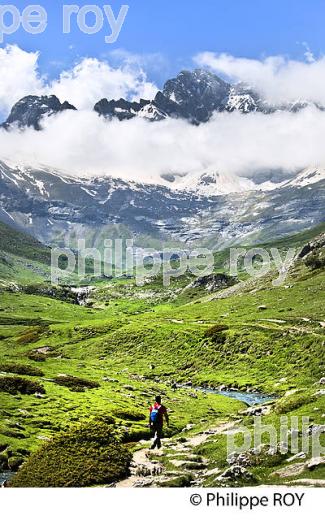 RANDONNEE PEDESTRE, CIRQUE  D' ESTAUBE, PAYS TOY, HAUTES-PYRENEES. (65F04319.jpg)