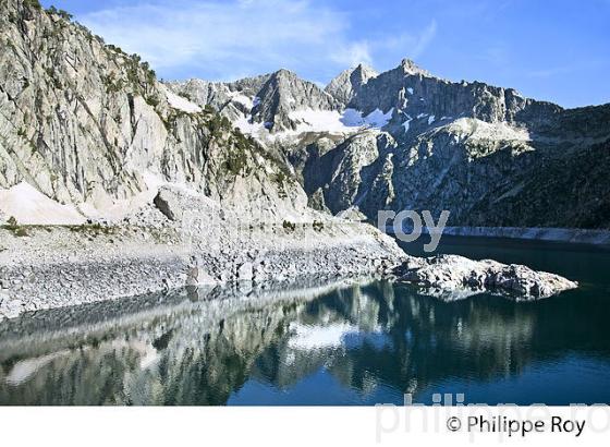 LAC DE CAP DE LONG ET MASSIF  DU NEOUVIELLE, VALLEE D' AURE,  HAUTES-PYRENEES. (65F04505.jpg)