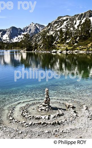 LE LAC D' AUMAR, RESERVE DU NEOUVIELLE, VALLEE D' AURE,  HAUTES-PYRENEES. (65F04526.jpg)