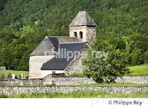 EGLISE ROMANE, VILLAGE D' ARMENTEULE, LOUDENVIELLE,  VALLEE DU LOURON, HAUTES-PYRENEES. (65F04923.jpg)