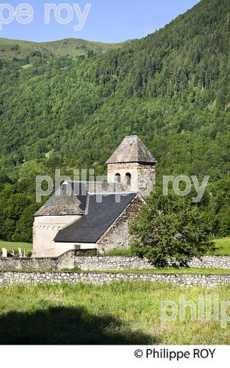 EGLISE ROMANE, VILLAGE D' ARMENTEULE, LOUDENVIELLE,  VALLEE DU LOURON, HAUTES-PYRENEES. (65F04926.jpg)