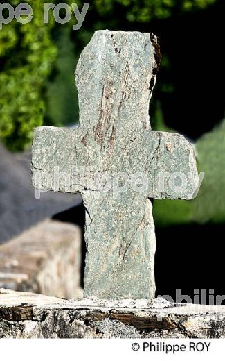 EGLISE ROMANE, VILLAGE D' ARMENTEULE, LOUDENVIELLE,  VALLEE DU LOURON, HAUTES-PYRENEES. (65F04927.jpg)