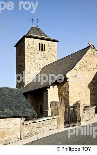 EGLISE ROMABE, VILLAGE DE MONT,  VALLEE DU LOURON, HAUTES-PYRENEES. (65F04933.jpg)