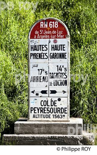 BORNE KILOMETRIQUE AU  COL DE PEYRESOURDE, VALLEE DU LOURON, HAUTES-PYRENEES. (65F06509.jpg)