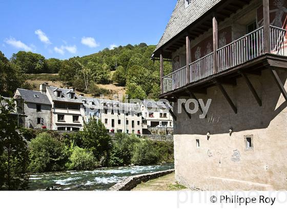 CHATEAU DES NESTES, VILLAGE D' ARREAU,    VALLEE D' AURE, HAUTES-PYRENEES. (65F06521.jpg)