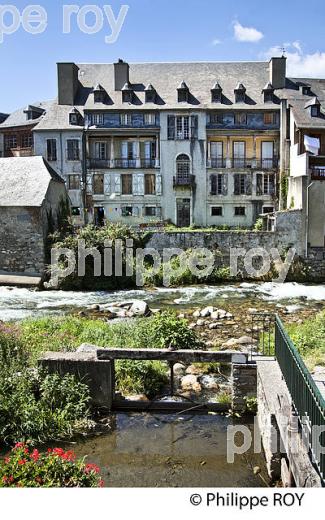 LE VILLAGE D' ARREAU,  VALLEE D' AURE, HAUTES-PYRENEES. (65F06535.jpg)