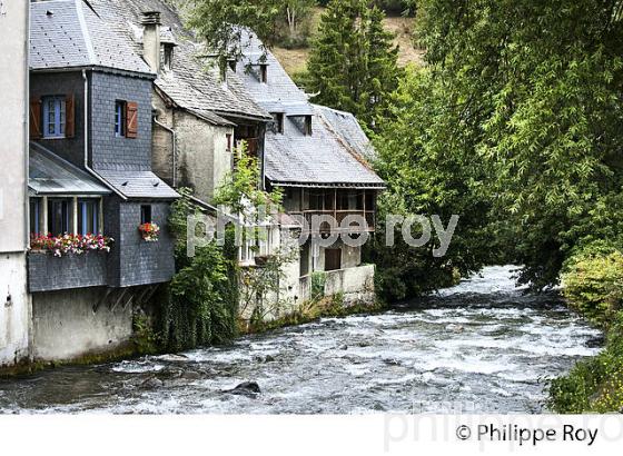 LE VILLAGE D' ARREAU,  VALLEE D' AURE, HAUTES-PYRENEES. (65F06610.jpg)