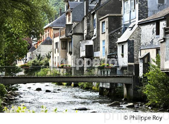 LE VILLAGE D' ARREAU,  VALLEE D' AURE, HAUTES-PYRENEES. (65F06613.jpg)