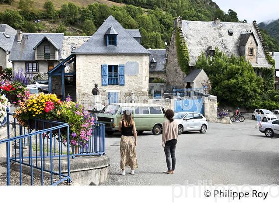 LE VILLAGE D' ANCIZAN,   EN ETE,  VALLEE D' AURE, HAUTES-PYRENEES. (65F06713.jpg)