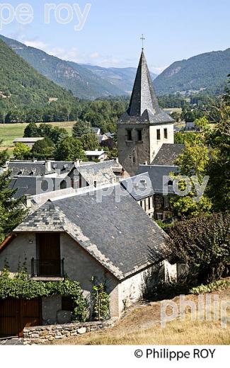 LE VILLAGE DE BOURISP,  EN ETE,  VALLEE D' AURE, HAUTES-PYRENEES. (65F06804.jpg)