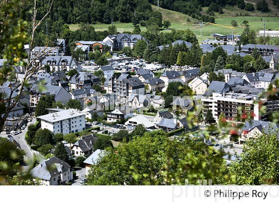 LE VILLAGE DE SAINT-LARY, EN ETE,  VALLEE D' AURE, HAUTES-PYRENEES. (65F07302.jpg)