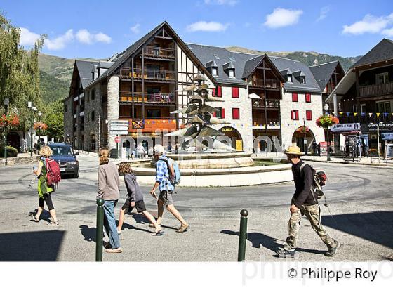 LE VILLAGE DE SAINT-LARY, EN ETE,  VALLEE D' AURE, HAUTES-PYRENEES. (65F07329.jpg)