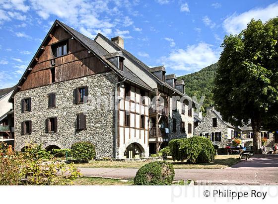 LE VILLAGE DE SAINT-LARY, EN ETE,  VALLEE D' AURE, HAUTES-PYRENEES. (65F07330.jpg)