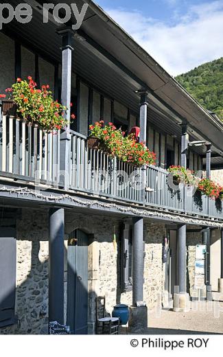 LE VILLAGE DE SAINT-LARY, EN ETE,  VALLEE D' AURE, HAUTES-PYRENEES. (65F07335.jpg)